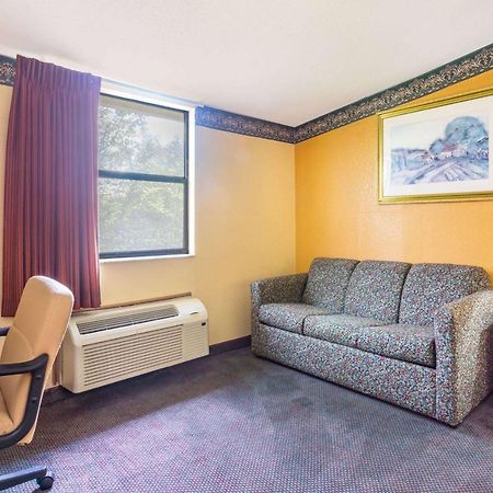 Howard Johnson By Wyndham Lake City Exteriér fotografie