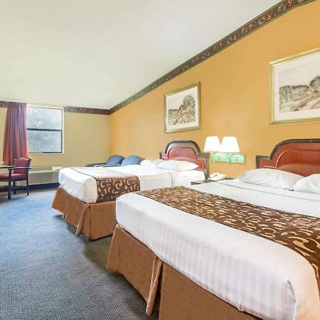 Howard Johnson By Wyndham Lake City Exteriér fotografie