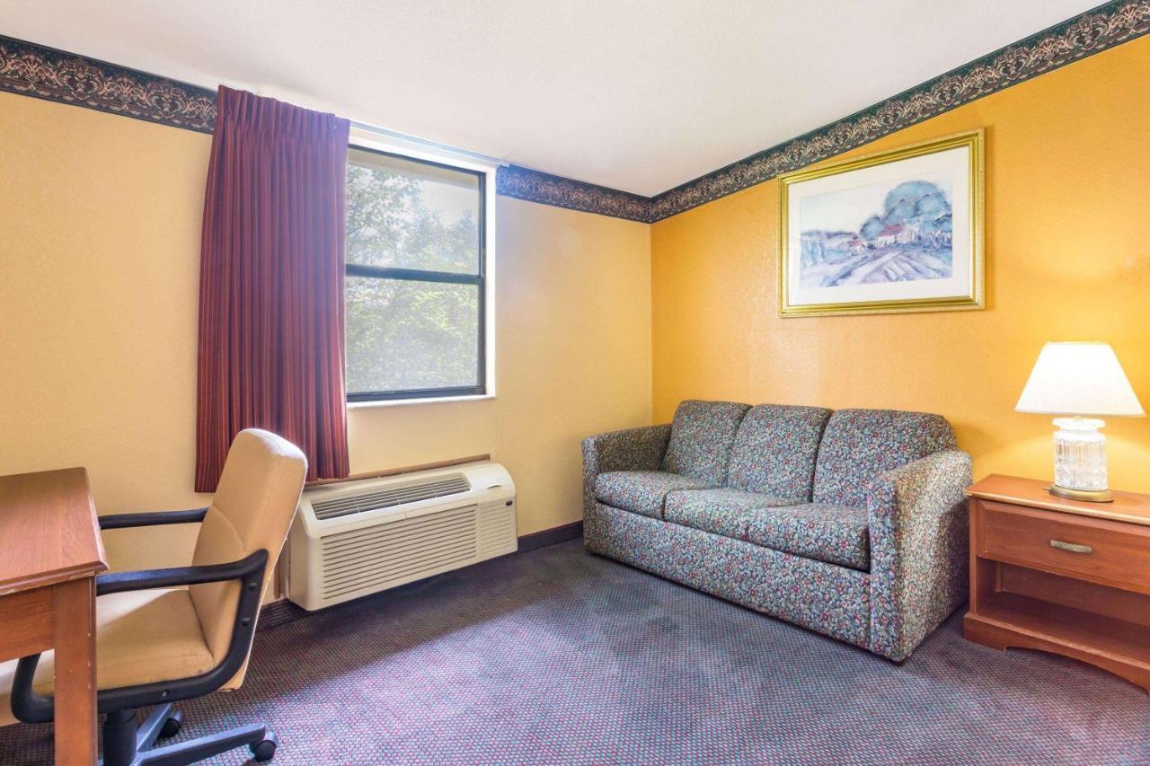Howard Johnson By Wyndham Lake City Exteriér fotografie